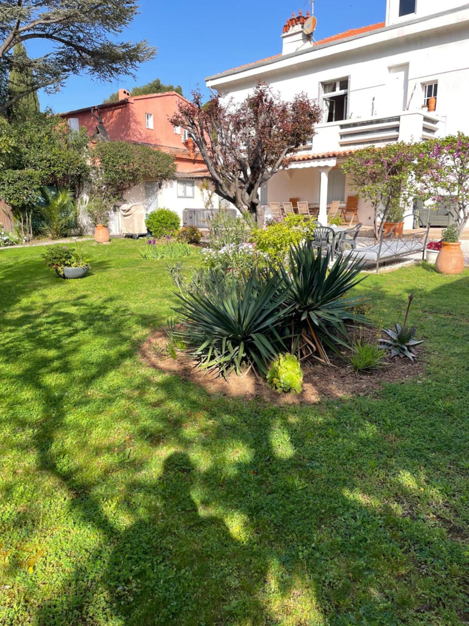 Appartement Rez De Villa Proche Port Et Plages De Sanary Zewnętrze zdjęcie